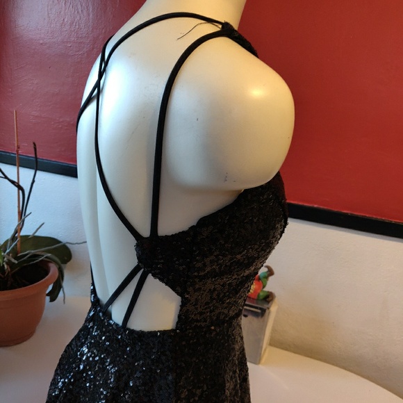 Black sparkle formal knee length dress - Picture 2 of 6